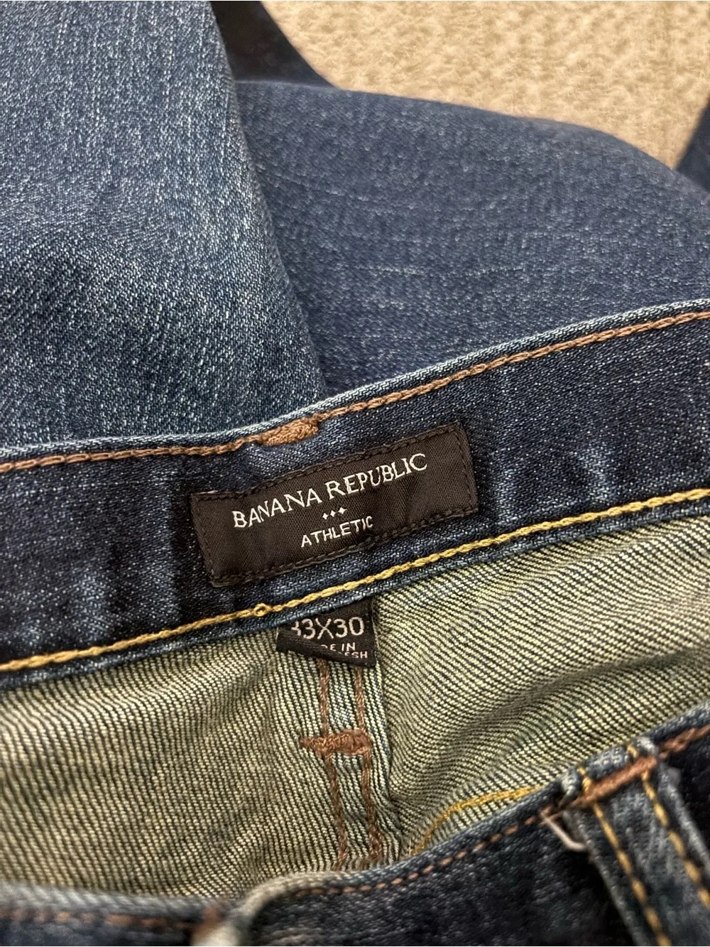Banana Republic Men’s Straight Jeans in Dark Blue Wash